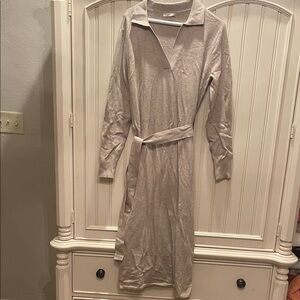 Faherty Light Gray Long Sleeve Belted Dress